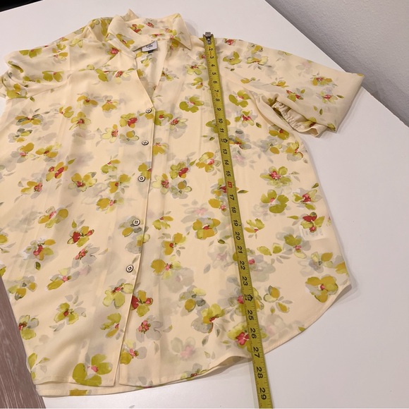 CABI Go-To Blouse Yellow Pink Floral V-Neck Sz S preppy office academia bright - Picture 9 of 9